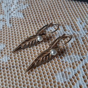 Light Golden Feather Pearl Earrings